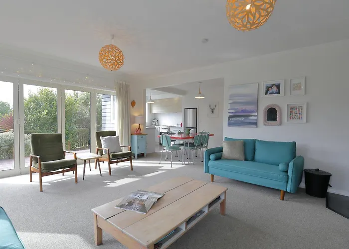 The Clearwater Cottage - Te Anau Holiday Home
